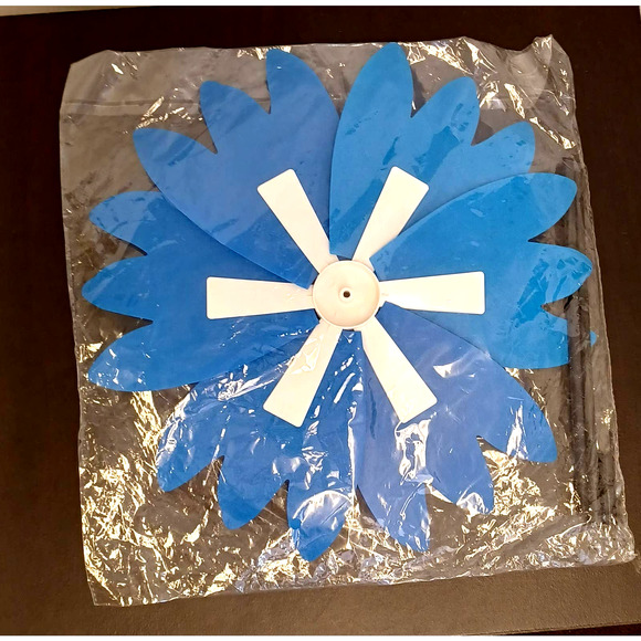 Garden Stake Wind Spinner LARGE Blue Flower with Sunflower Center NEW - Picture 5 of 5